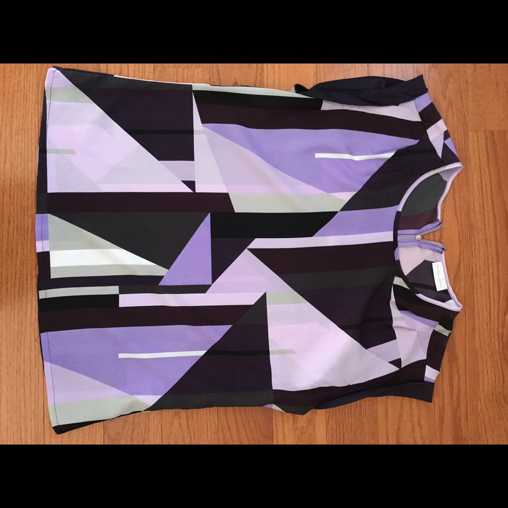 Beautiful plum multi color top, zipper back